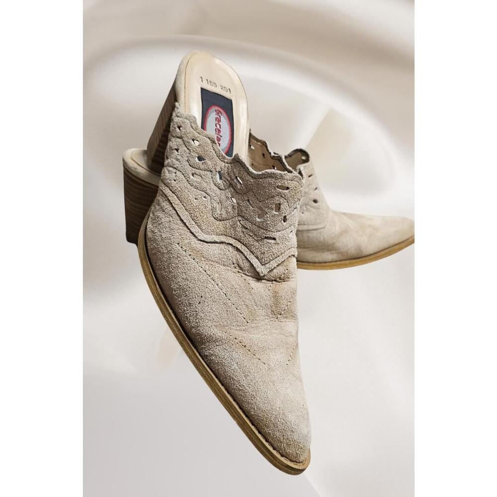 Vintage Graceland suede western cowboy clogs with heel tan color size 8